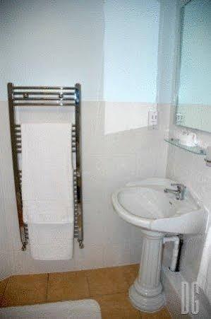 White Gates Hotel Binfield Εξωτερικό φωτογραφία
