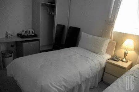 White Gates Hotel Binfield Εξωτερικό φωτογραφία
